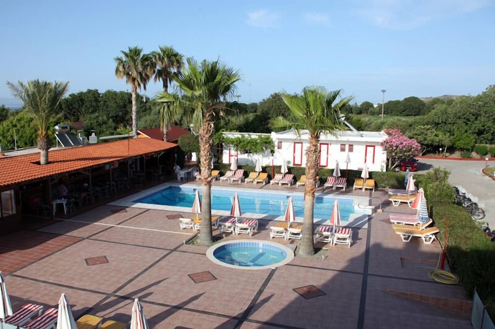 Sandys Studios Apartments And Log Villas 41/46