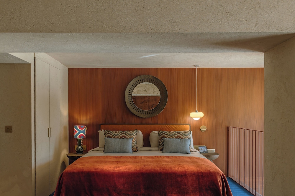 Loft, King Bed