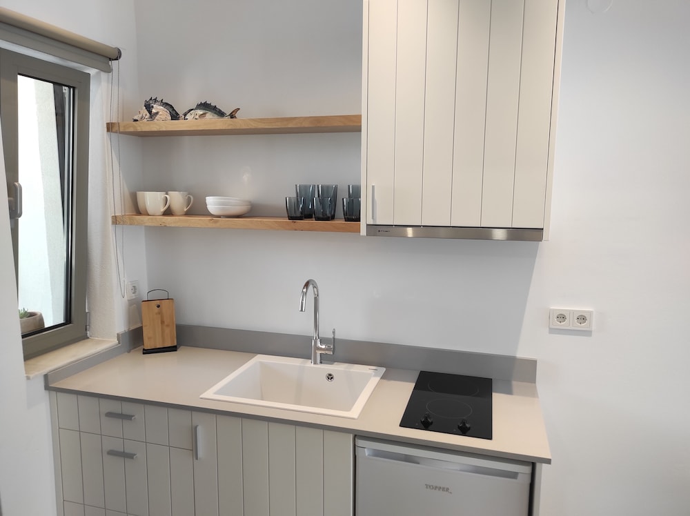 Melissa Apartments, Studios & Suites 60/60