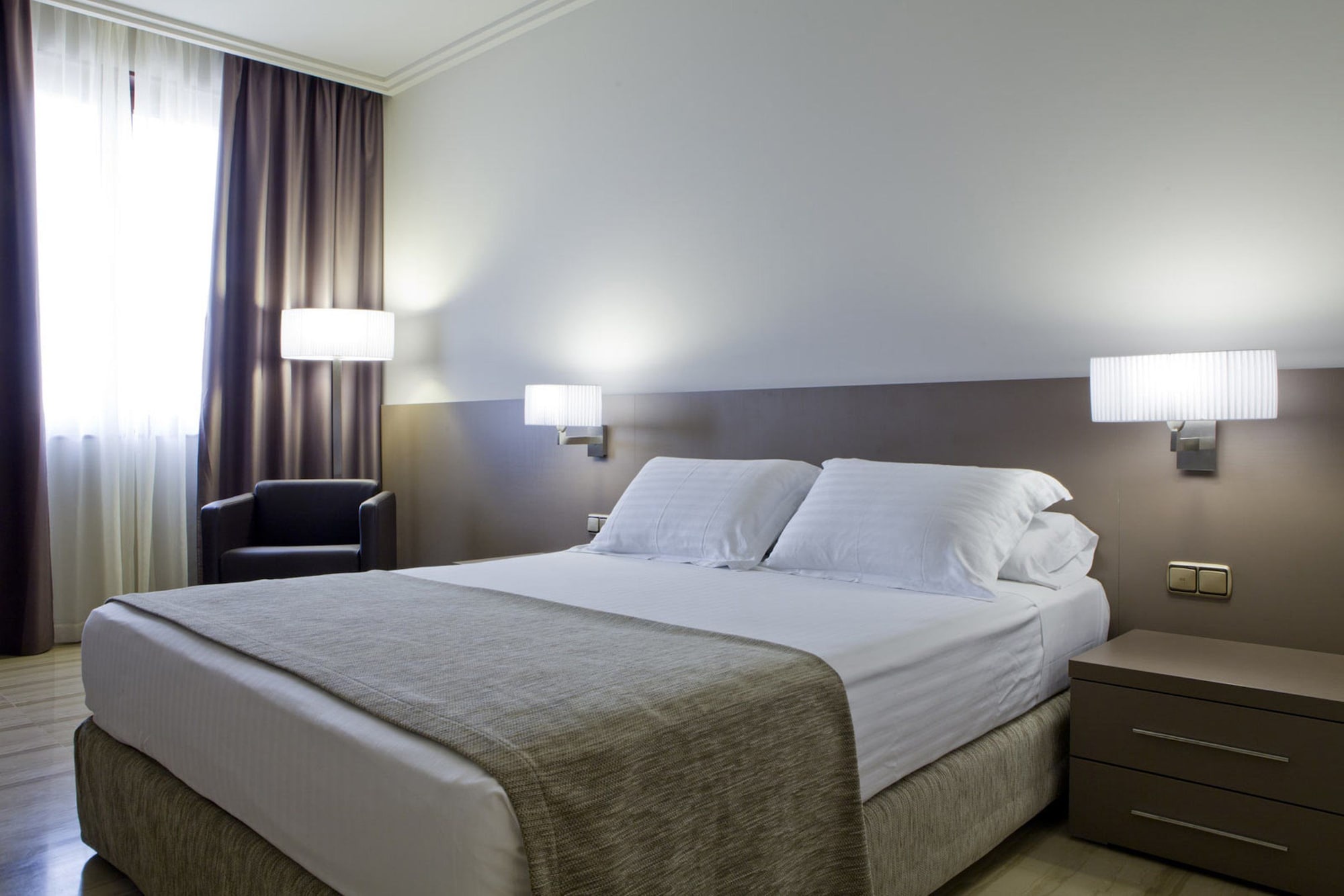 double room (2 adults)