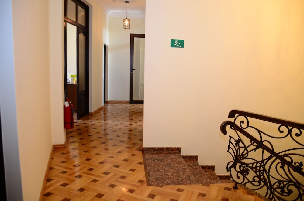 Guesthouse And Hostel Batumi Globus 6/46
