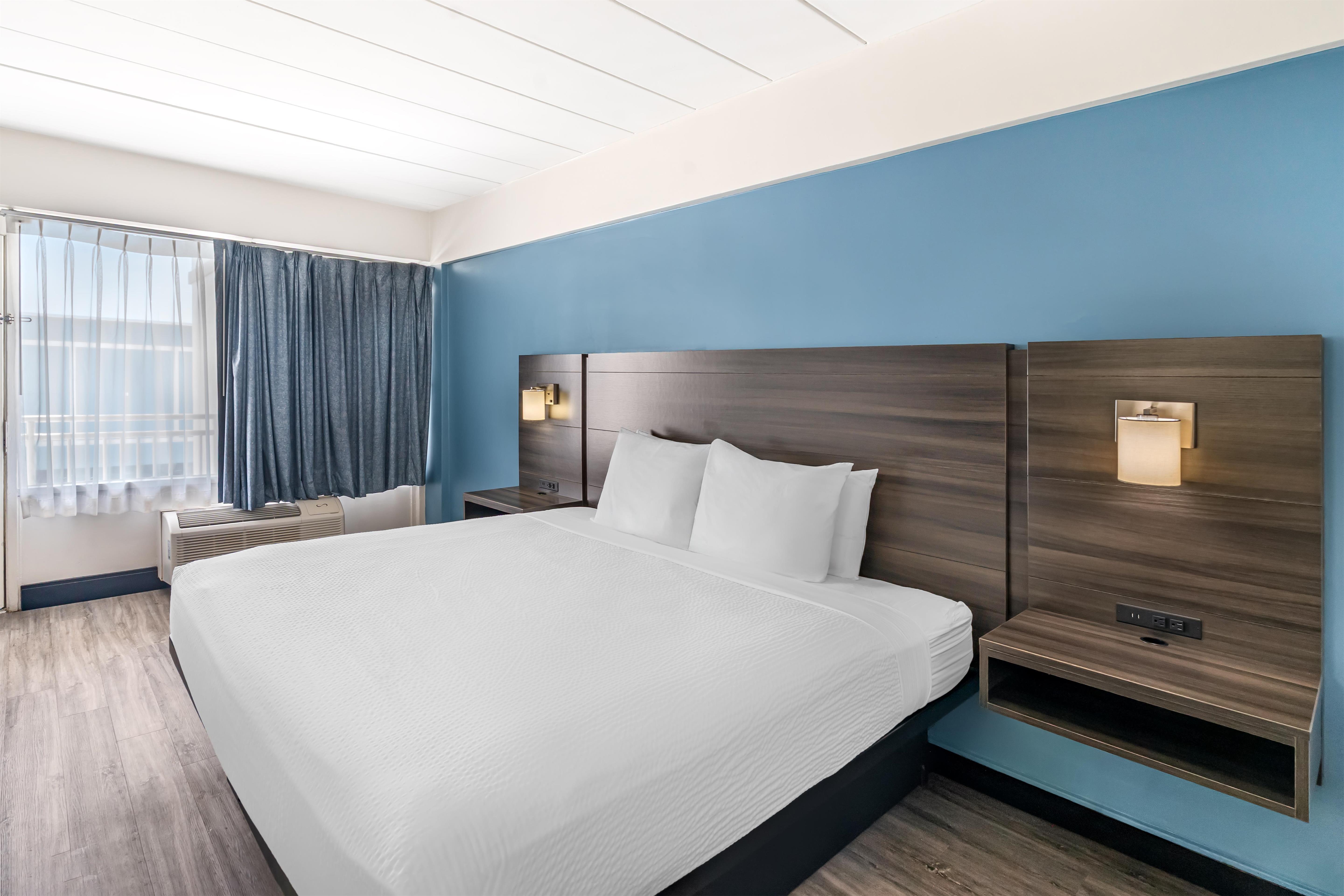 Inner, King Bed، SureStay Hotel by Best Western Virginia Beach Royal Clipper 3/10