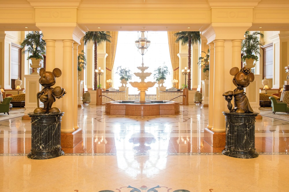 Tokyo Disneyland Hotel 12/50