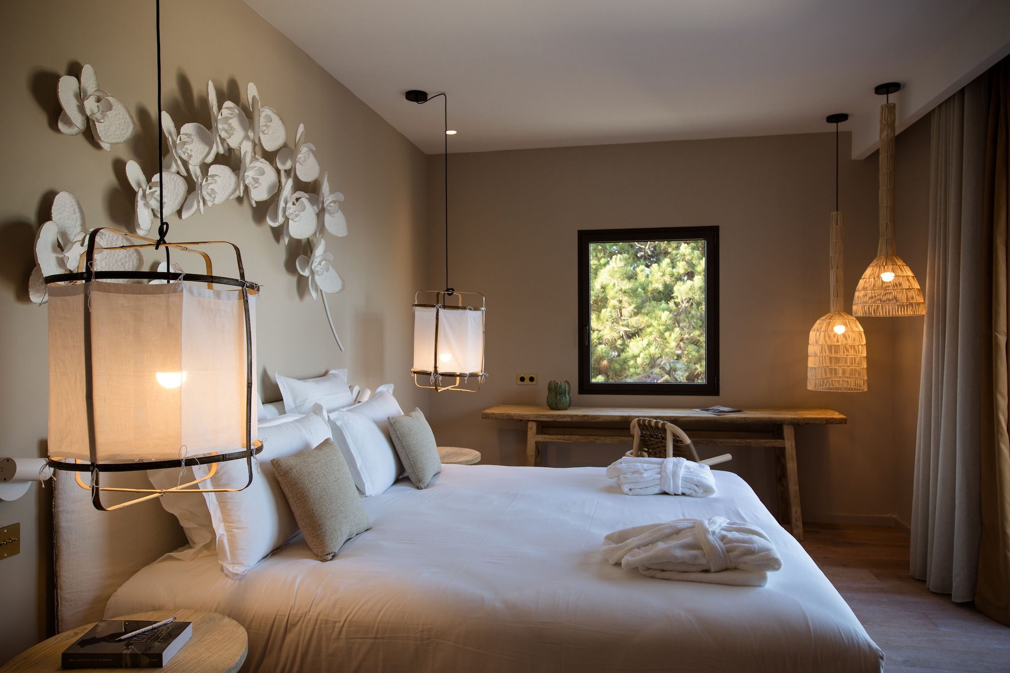 SUPERIOR, DOUBLE BED