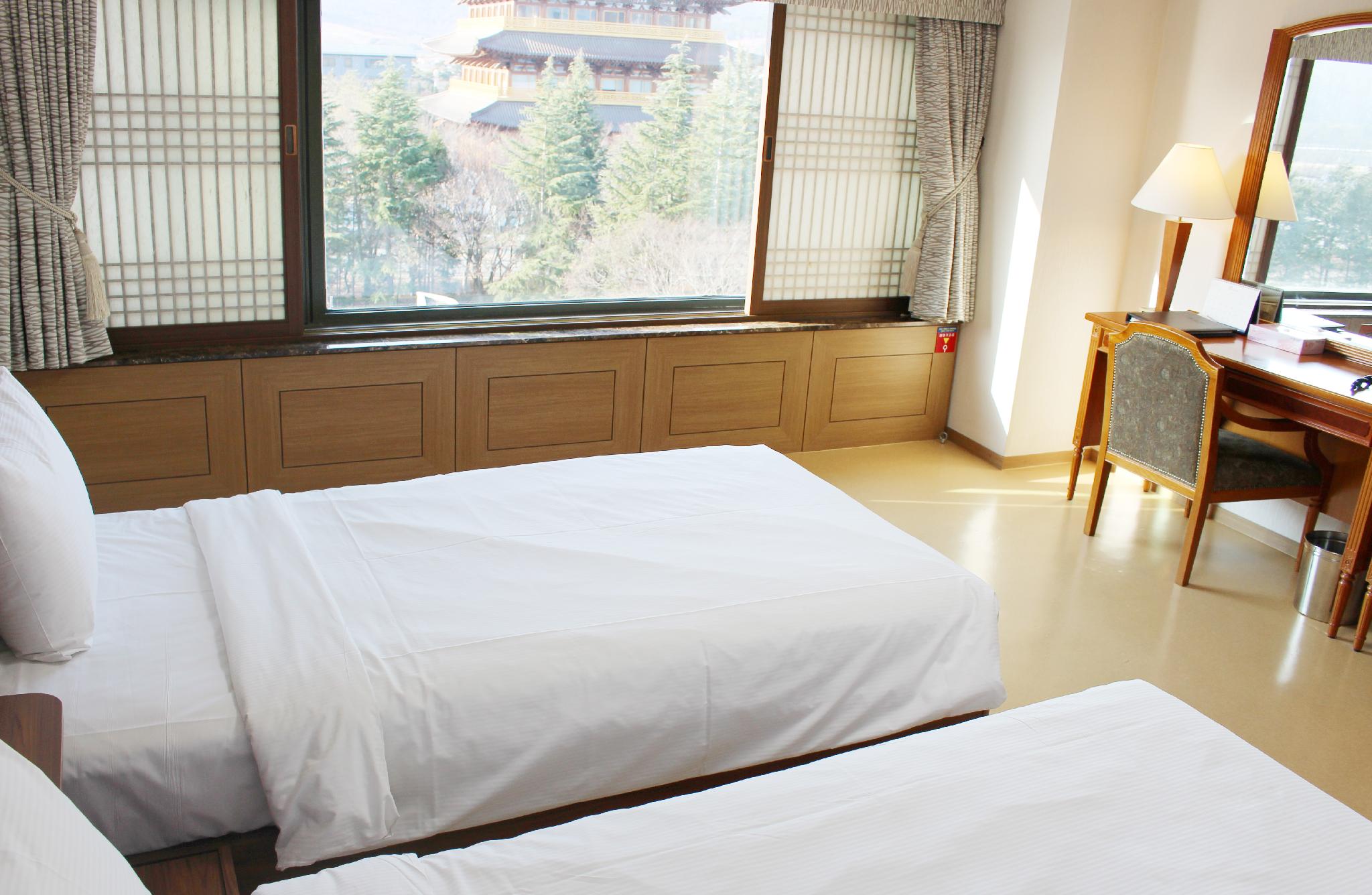 Room, 1 Double and 1 Single Bed, Ondol Floor