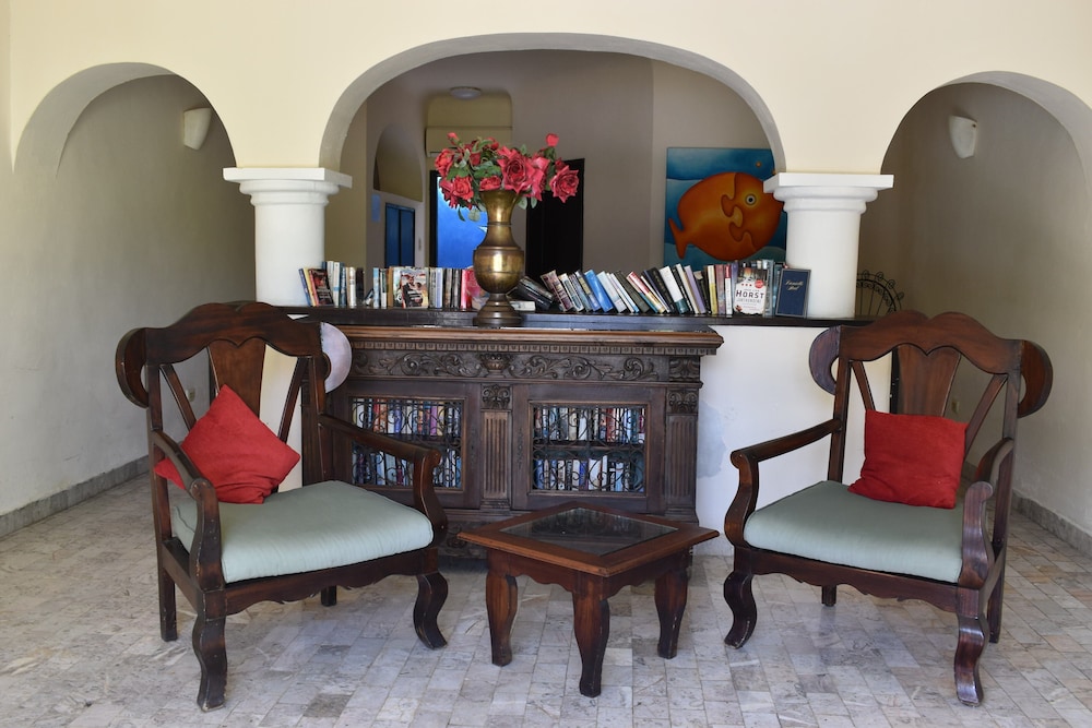 Villablanca Hotel 7/50