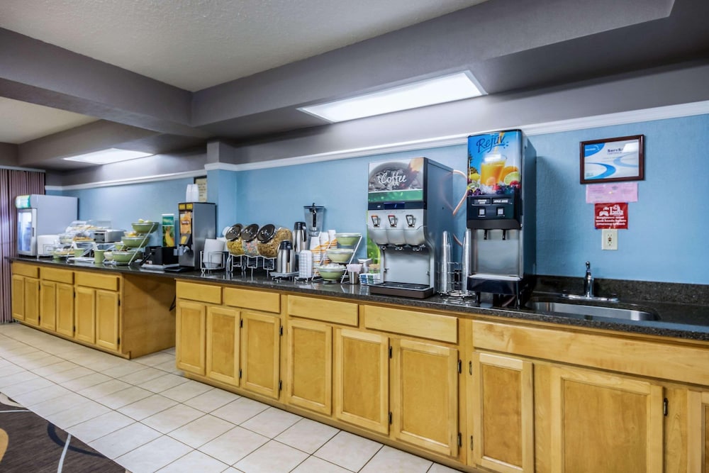 Quality Inn & Suites Newberry, MI 40/49