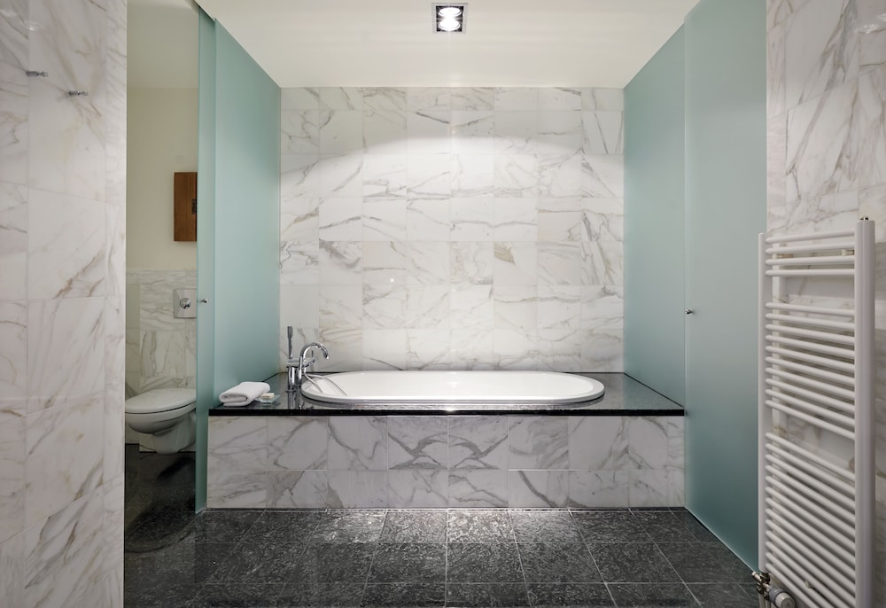 PARK HYATT ZURICH 15/80