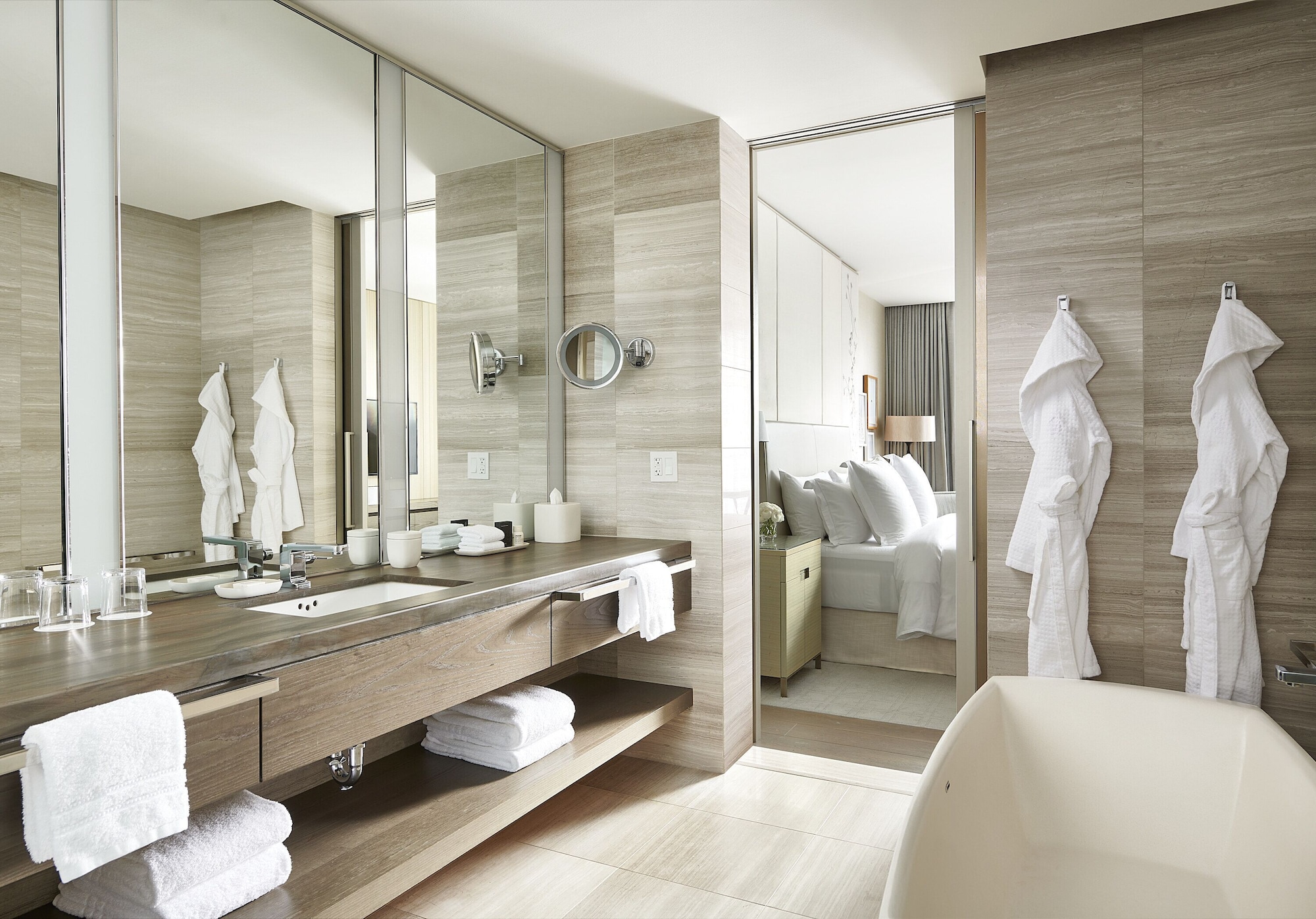 غرفة ديلوكس بسريرين مزدوجين، Four Seasons Hotel Toronto 3/7