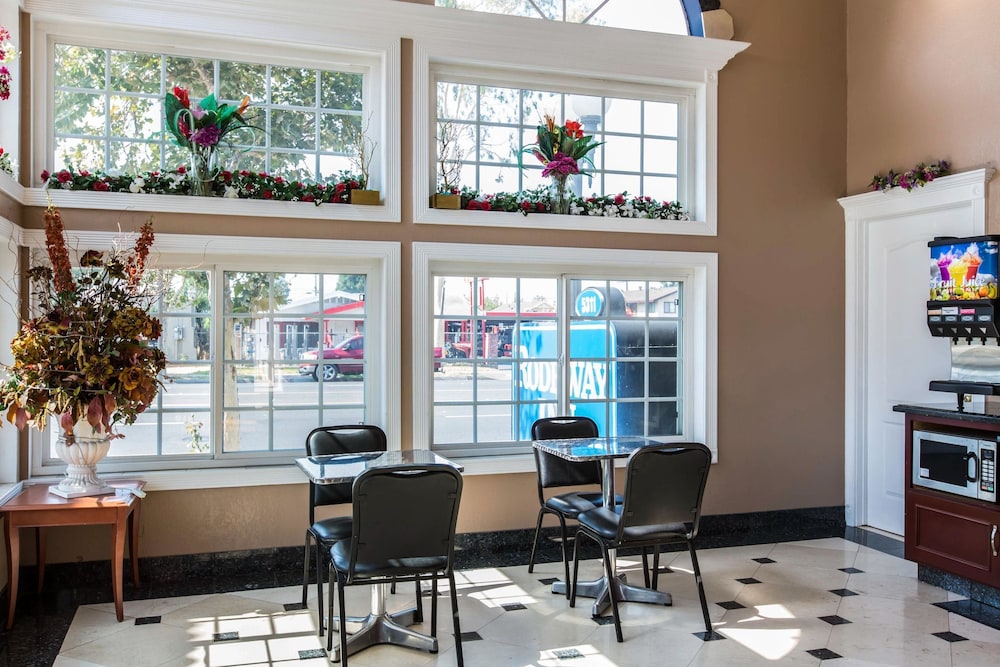 Rodeway Inn Cypress - Buena Park 23/32