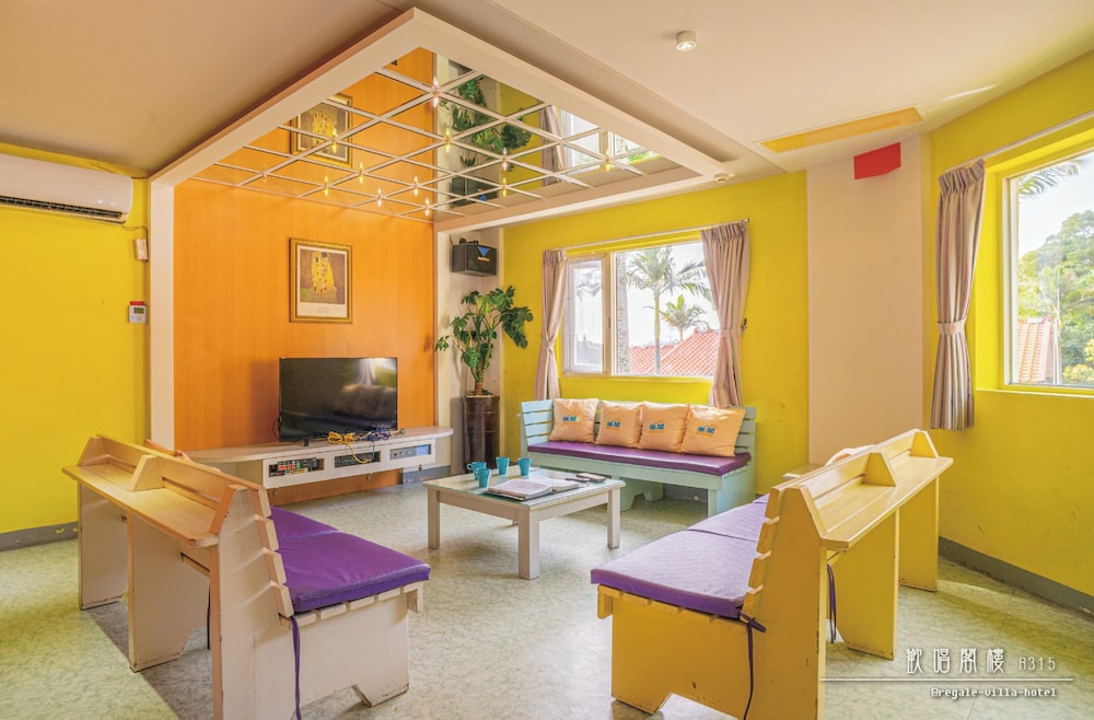 Regale Villa Hotel 53/73