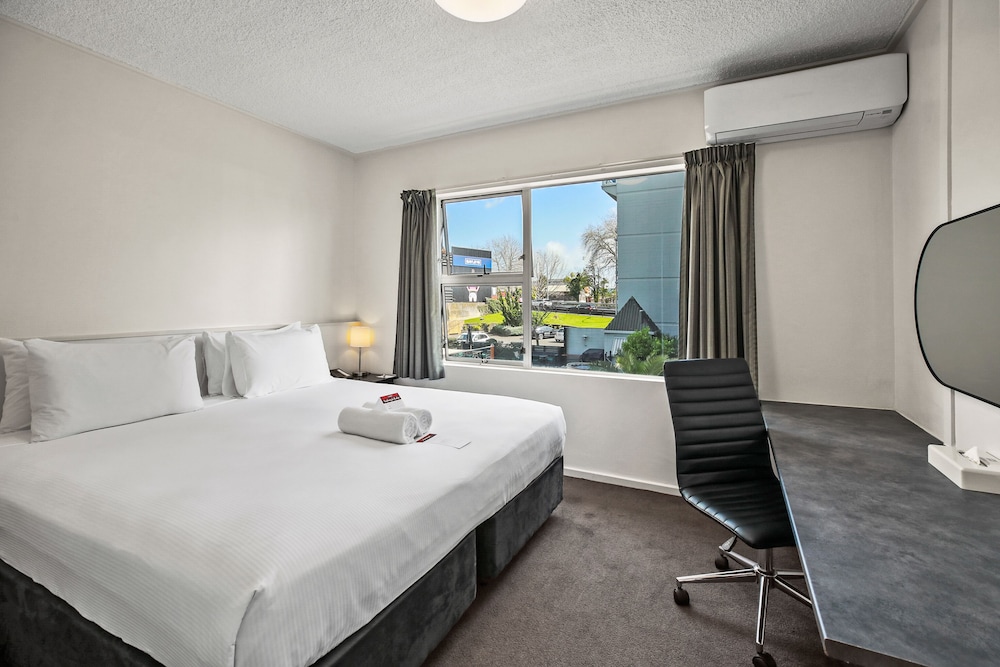 Heartland Ambassador Hotel Hamilton 31/49