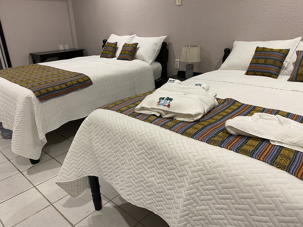 La Isla Resort 33/68