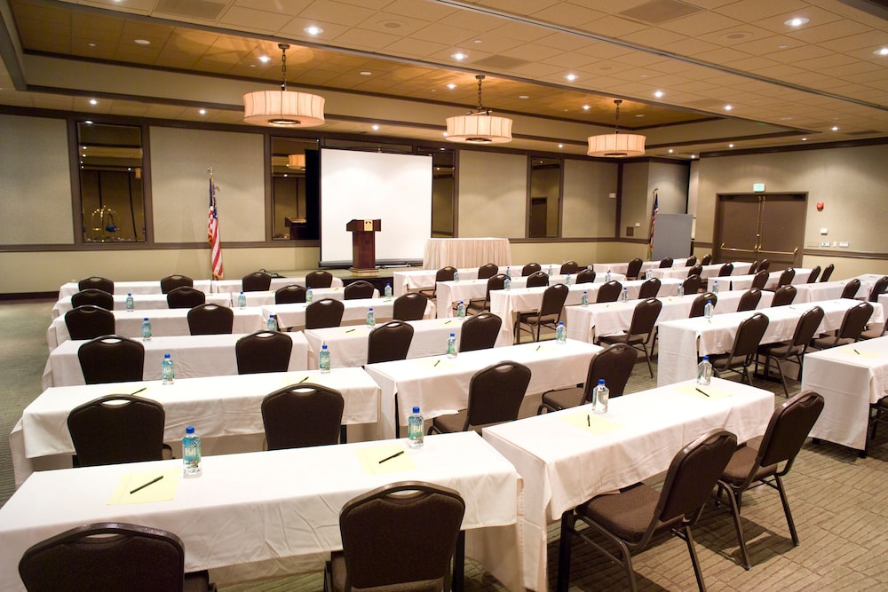 Airtel Plaza Hotel and Conference Center 56/62