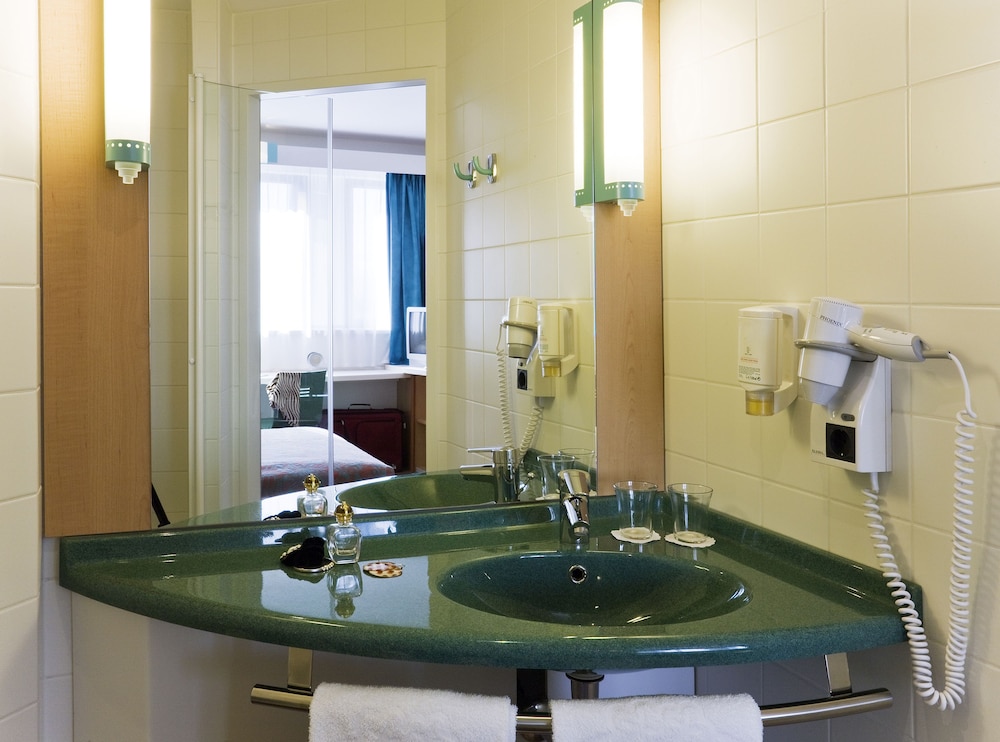 Ibis Granada Hotel 60/60