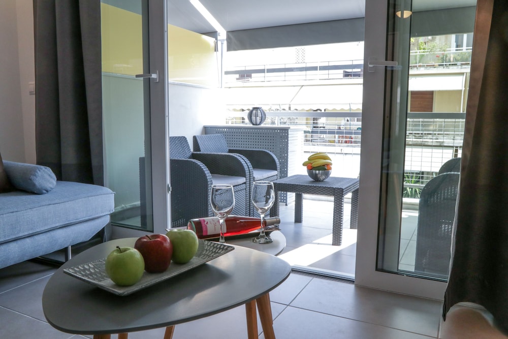 V36 Suites 10/20