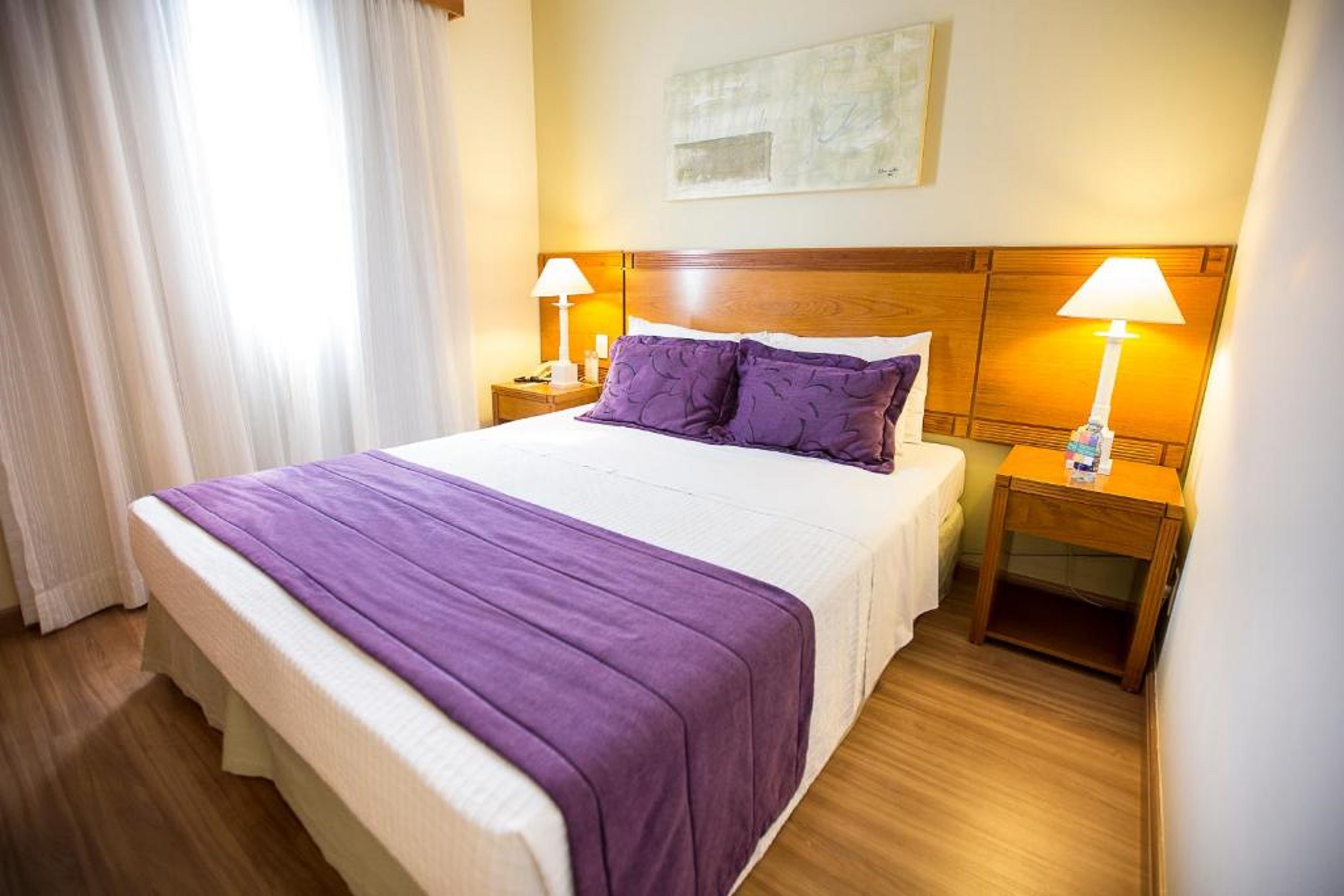 DELUXE, TRIPLE, QUEEN BED