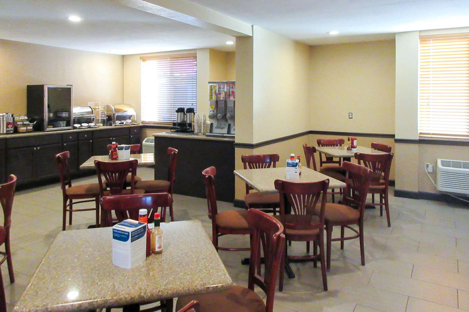 AmericInn by Wyndham Appleton Downtown 25/32