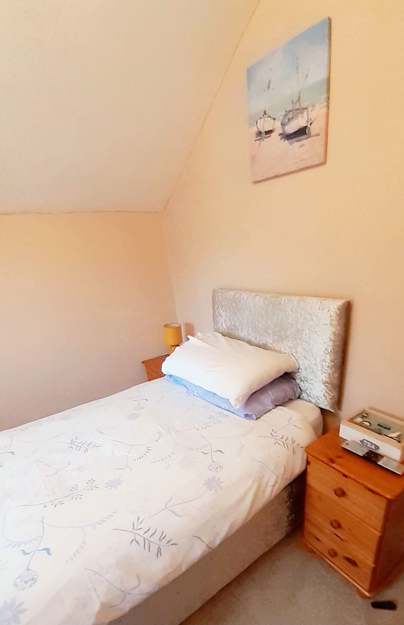 Room, Single, Single Bed, Shared Bathroom