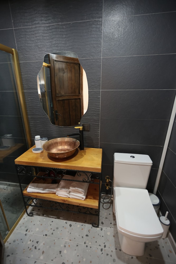 Astarte Hotel 50/50
