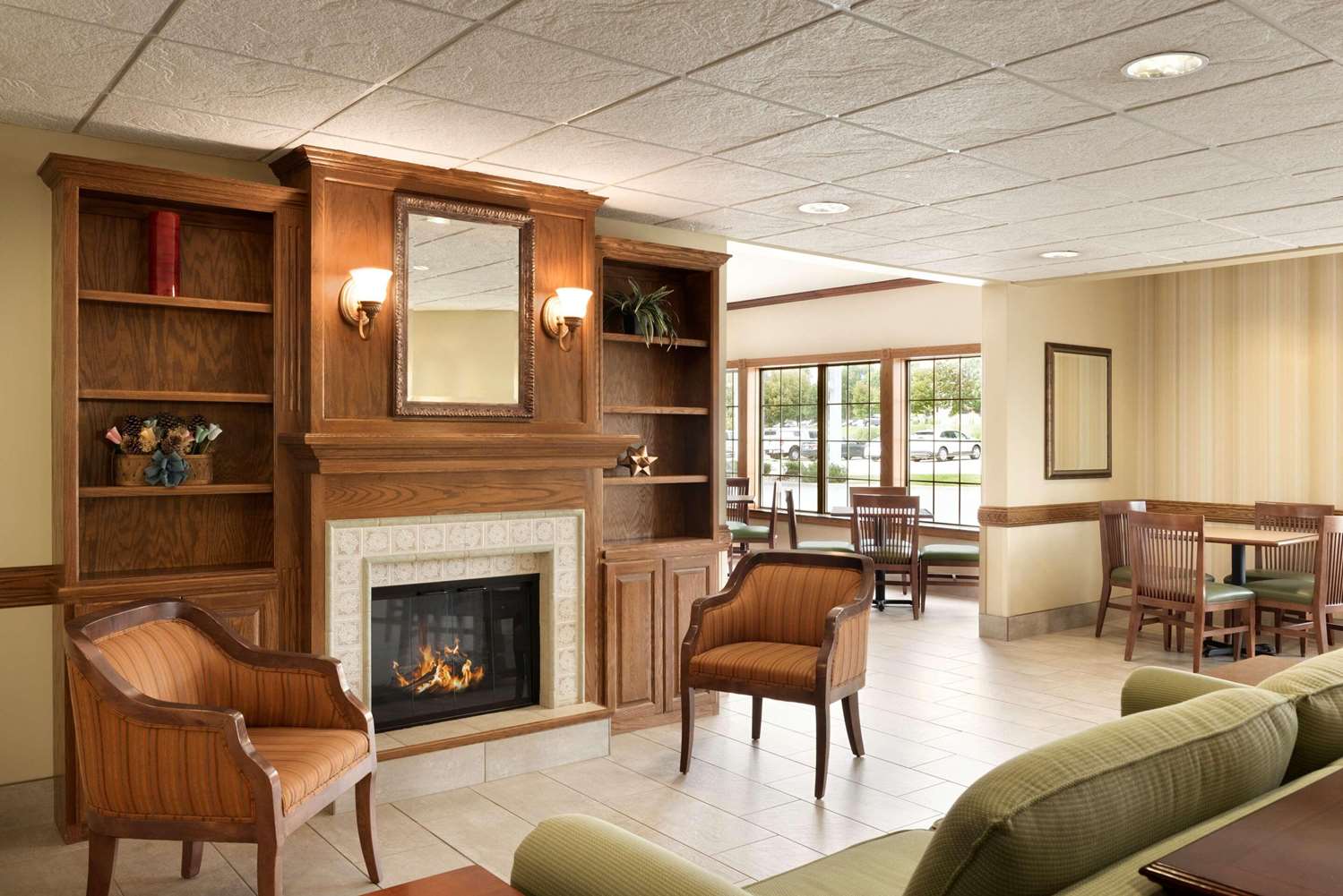 Country Inn & Suites By Radisson Chanhassen, MN 10/20