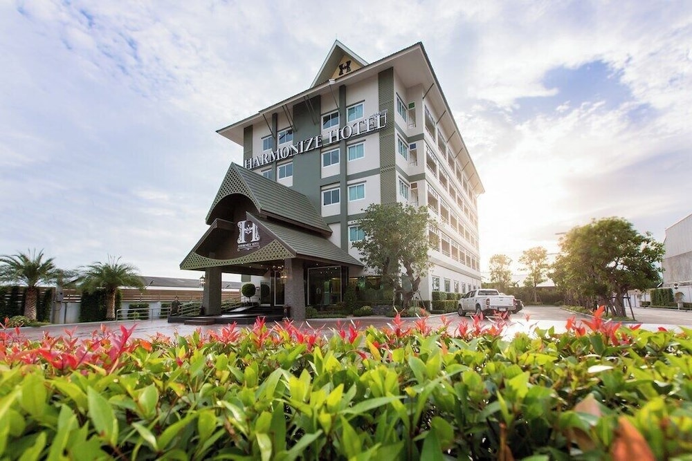Harmonize Hotel 10/75
