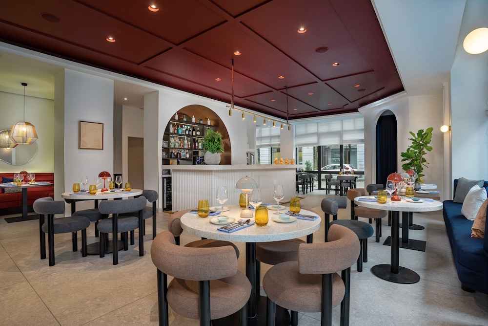 Neues Schloss Privat Hotel Zurich 25/31
