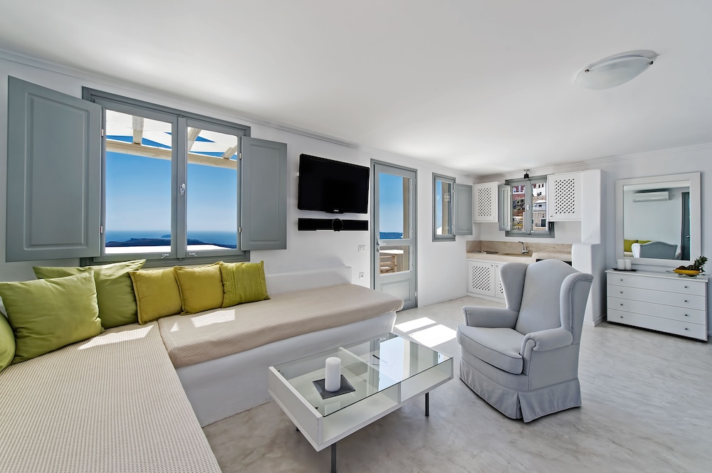 LAVA SUITES and LOUNGE 20/40