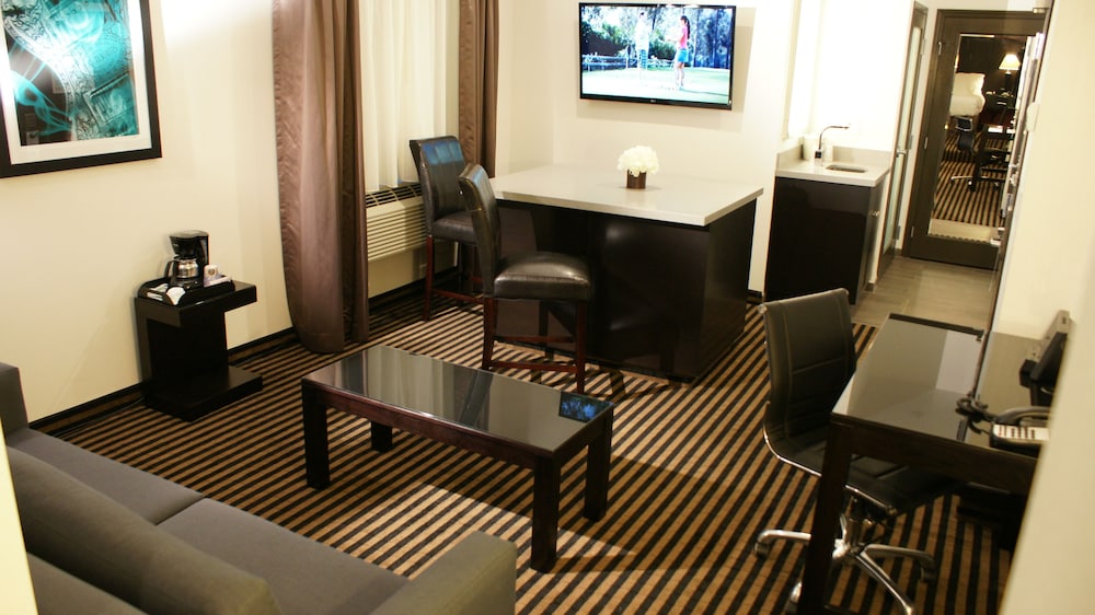 Holiday Inn Express Hollywood Walk of Fame An Ihg Hotel 49/65