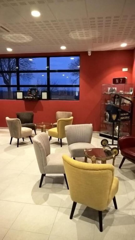 BRIT HOTEL MONTARGIS - LE RELAIS DU MIEL 32/39