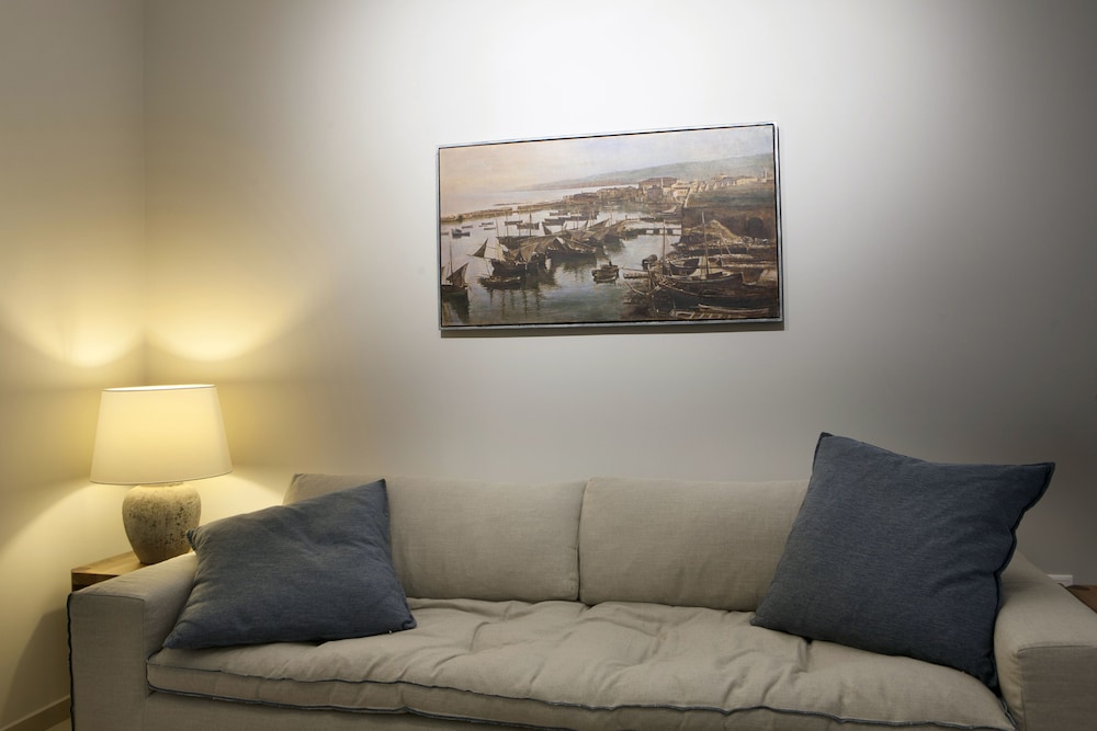 Aethrion Boutique Homes 29/50