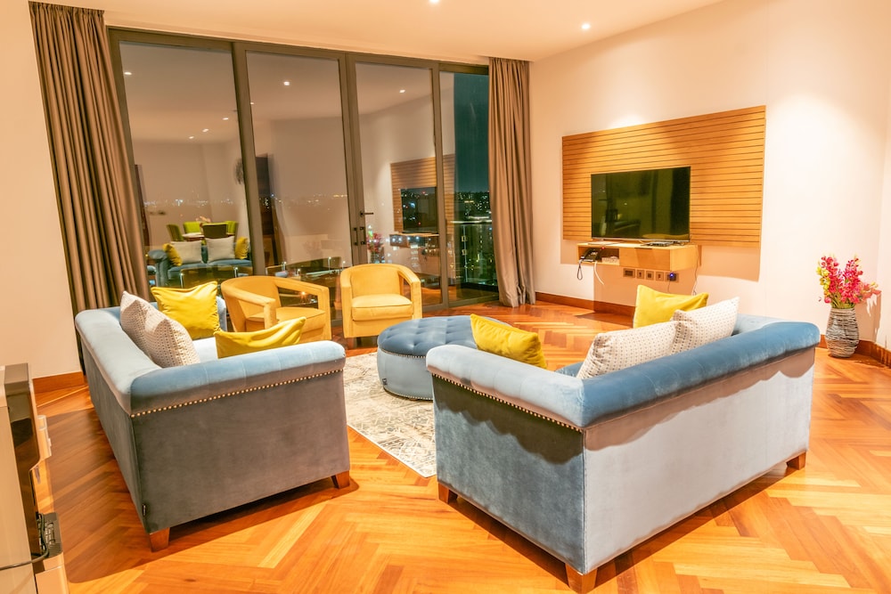 Broadwalk Residency 28/46