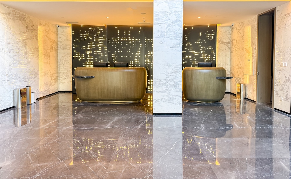 HOLIDAY INN ZHENGZHOU 15/69