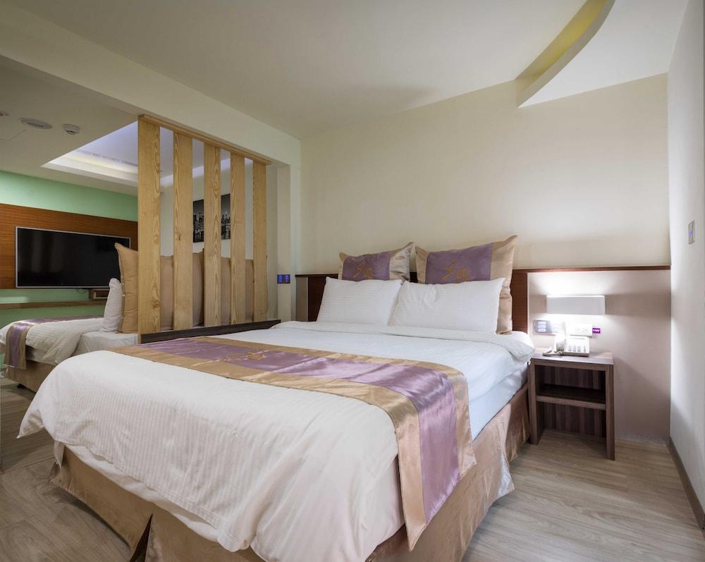 Room, Quadruple, No Window