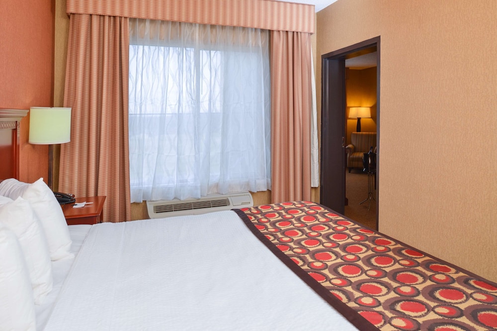Country Inn & Suites By Radisson Nashville Airport TN 17/70