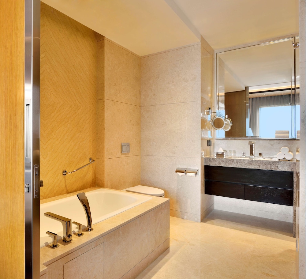 Radisson Blu Coimbatore 66/67