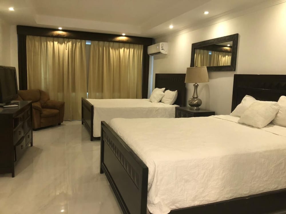 Golden House Hotel & Restaurant 12/38