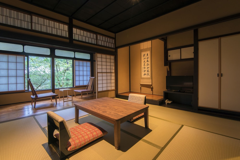 Matsuzakaya Honten 50/62