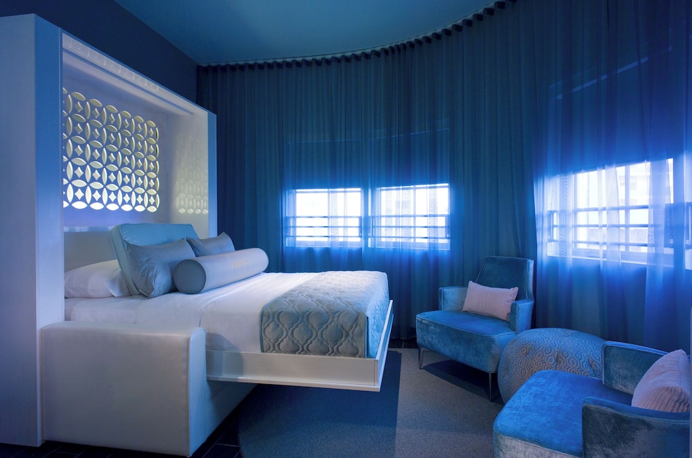 Gold, Studio, Suite, King Bed، Dream South Beach by Hyatt 4/7