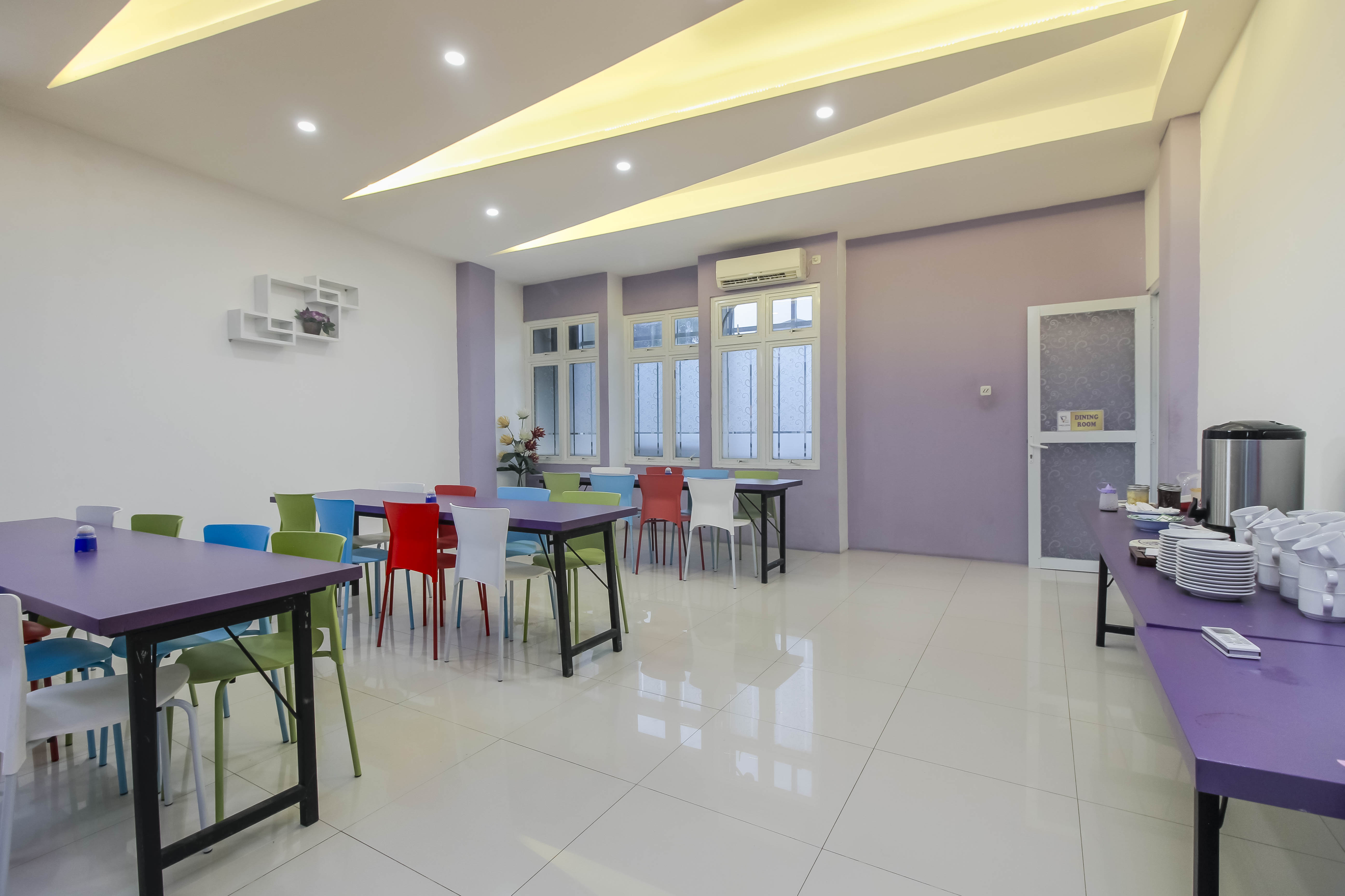 Reddoorz Plus Near Stasiun Bekasi 40/45