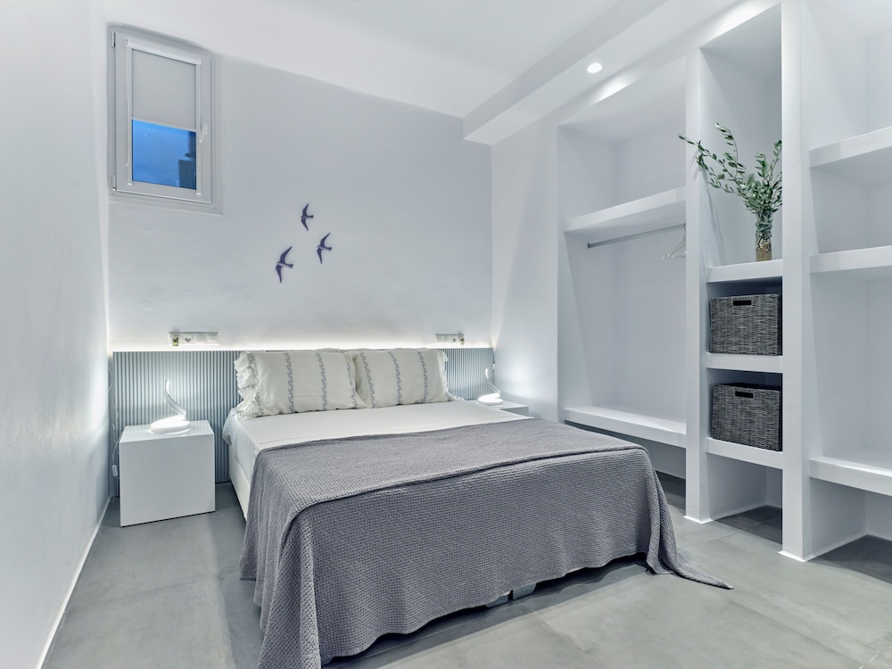 Armonia, Villa, 1 Queen and 2 King Beds, 2 Sofa