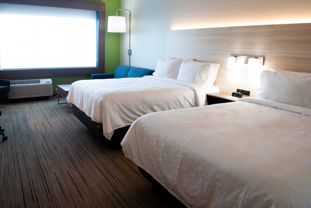 Holiday Inn Express Suites Edmonton N St Albert 27/72