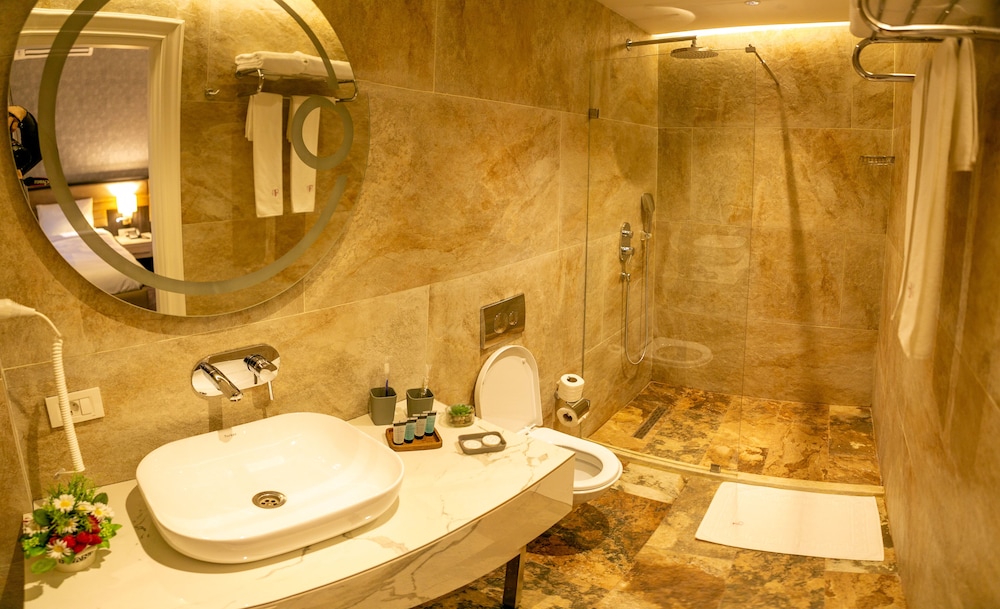 Parkway Inn Hotel Spa 57/62