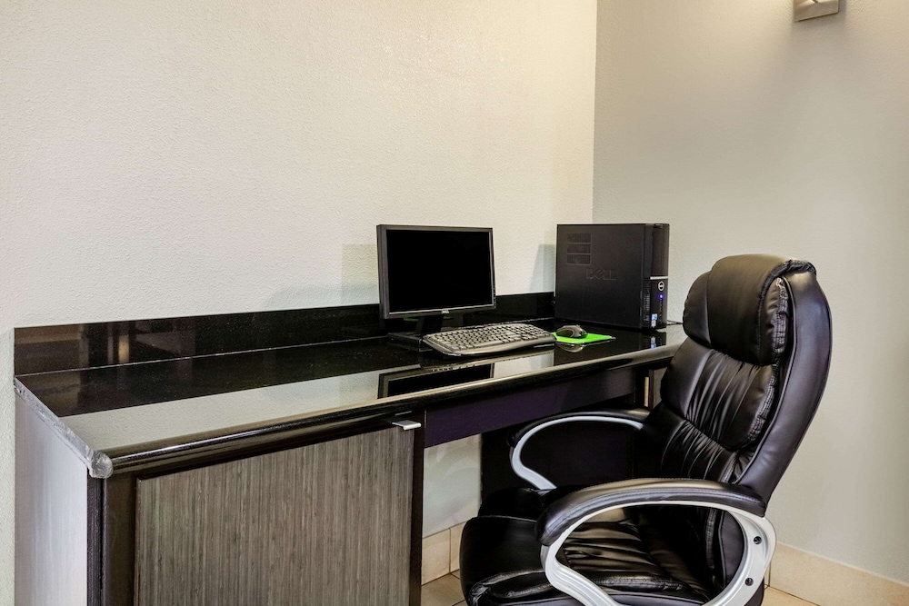 La Quinta Inn And Suites By Wyndham Lumberton 45/59