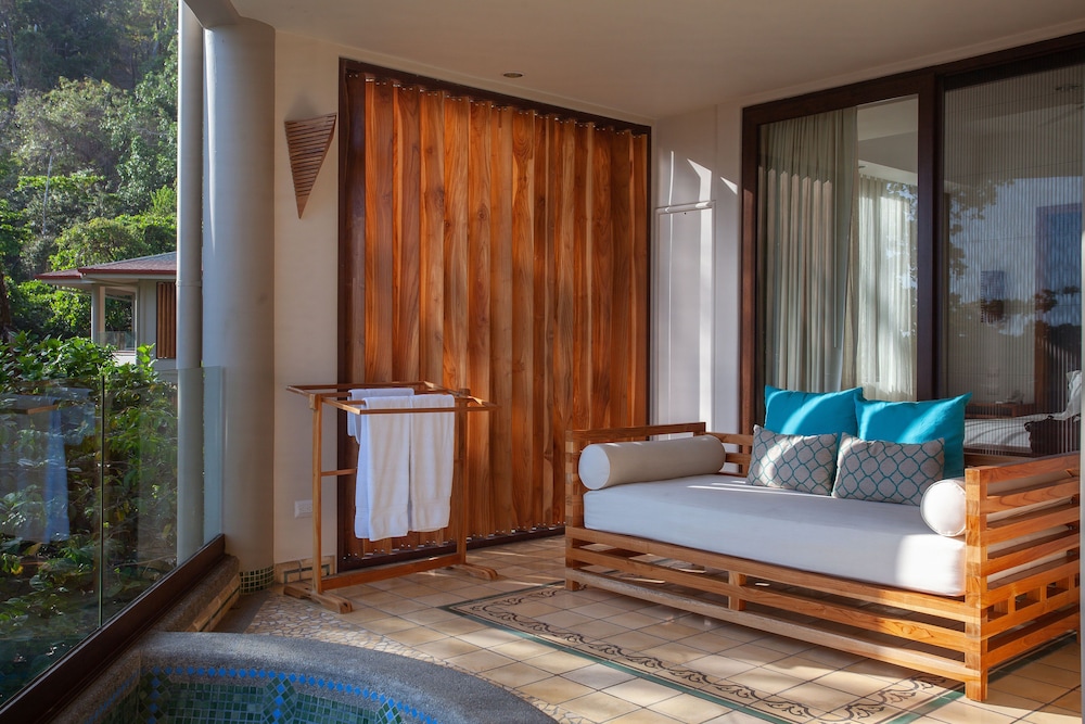 Arenas del Mar Beachfront & Rainforest Resort 20/75