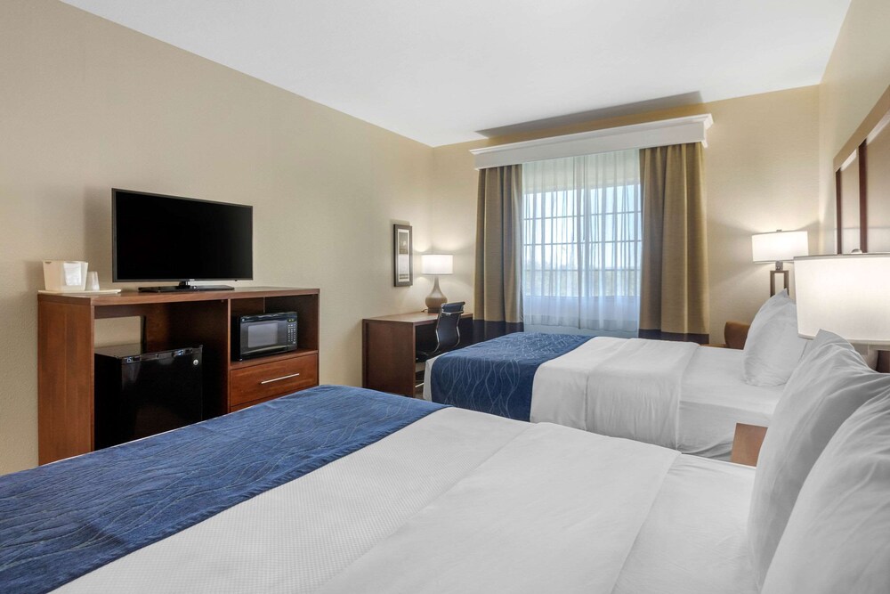 Comfort Inn & Suites Glenpool 9/32