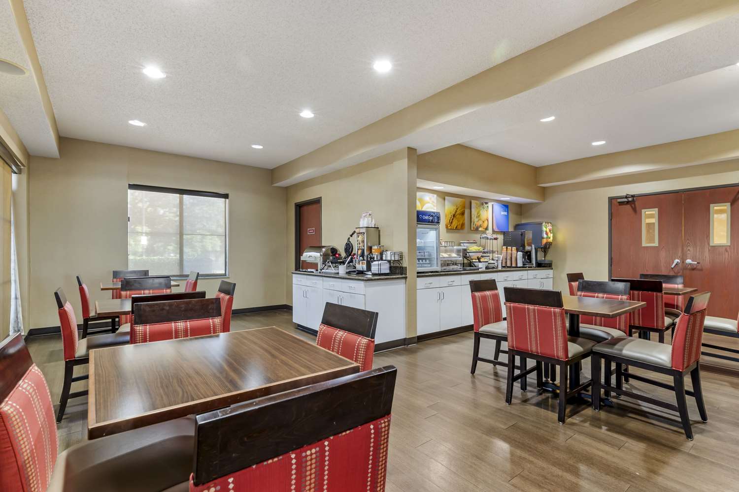 Comfort Inn and Suites Seguin, TX 23/37