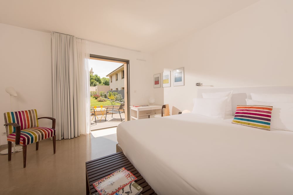 Hotel 96 7/50