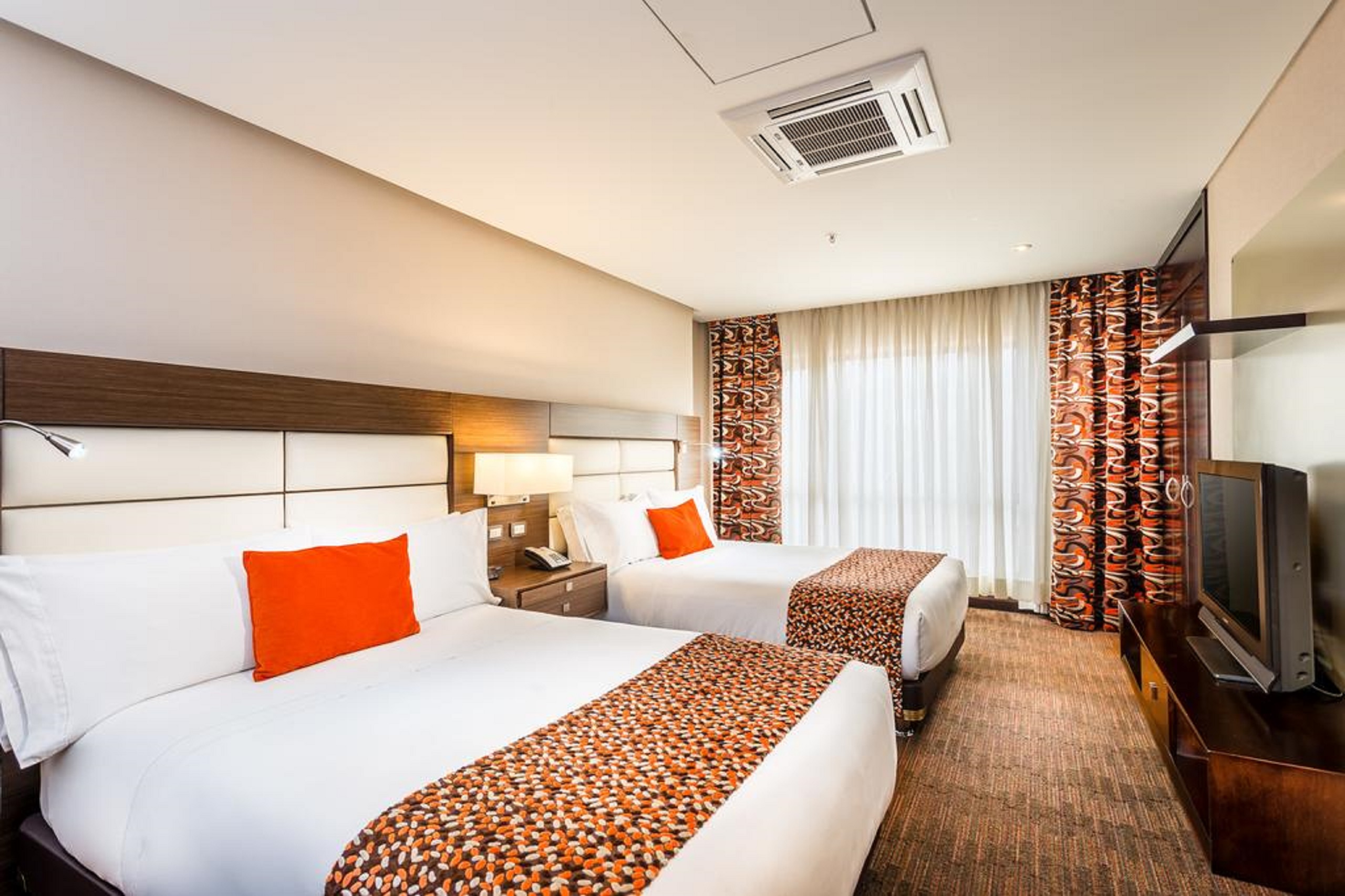 Familiar Suite