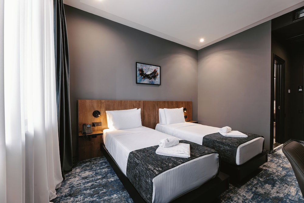Splendid Tbilisi Hotel 35/70
